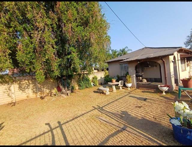 5 BEDROOM HOUSE FOR SALE IN CLAREMONT